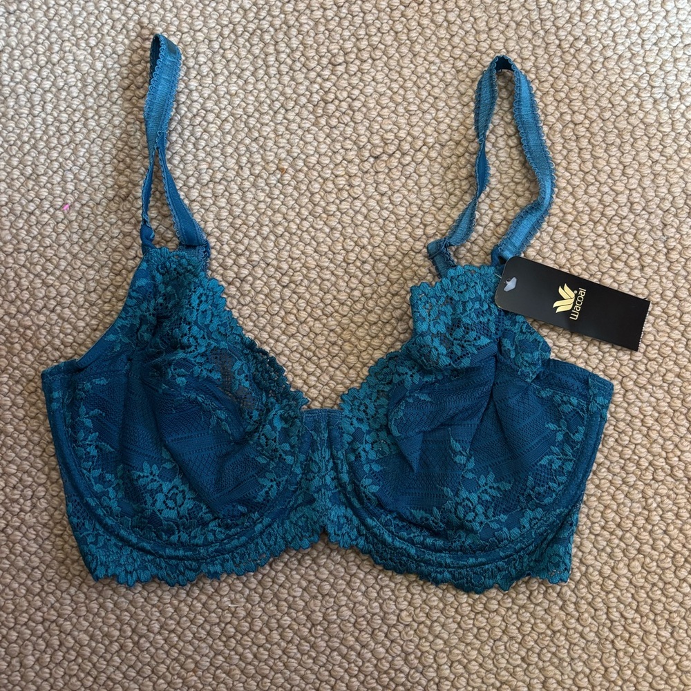 NWT Wacoal Embrace Lace Underwire Bra